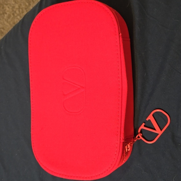 Valentino makeup Pouch New - Picture 1 of 4